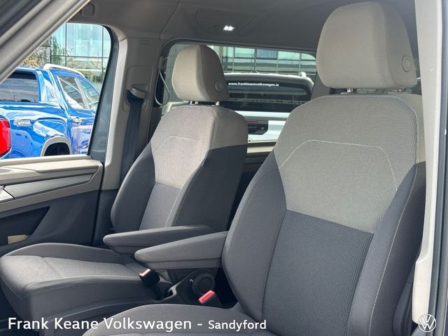 Image for 2022 Volkswagen Multivan LIFE AUTO PHEV 218BHP LOH *17" POSADA ALLOYS* *APPLE CARPLAY/ANDROID AUTO* *REAR VIEW CAMERA* *FRONT AND REAR PARKING SENSORS*