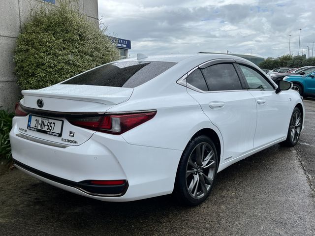 Image for 2021 Lexus ES 300h F-SPORT HYBRID AUTOMATIC 2.5 PETROL //FULL RED LEATHER ELECTRIC HEATED SEATS//SUNROOF//HEATED STEERING WHEEL//LEXUS SERVICE HISTORY// 
