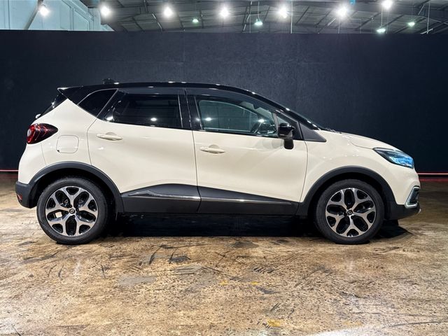 Image for 2020 Renault Captur WHITE/BLACK TWO TONE - FACTORY ALLOYS - HALF LEATHER - REVERSE CAMERA