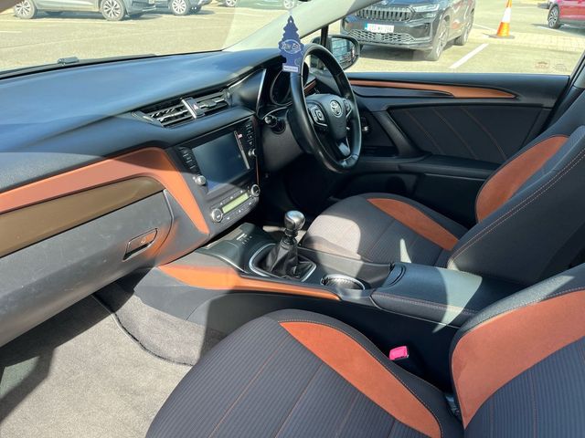 Image for 2018 Toyota Avensis 1.6 D-4D (112) Luna Navi