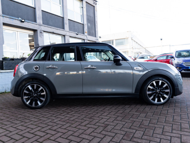 Image for 2018 Mini Cooper D 