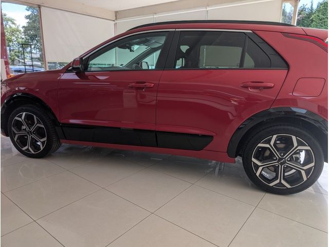 Image for 2026 Kia Niro HEV SEM