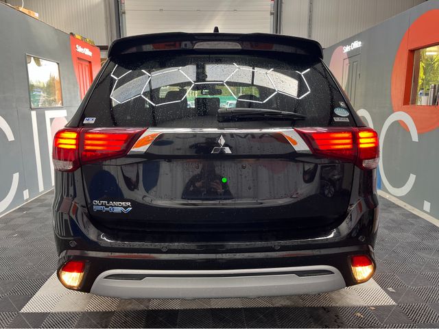 Image for 2019 Mitsubishi Outlander €20950 2019 MITSUBISHI OUTLANDER PHEV G 2.4 AUTOMATIC / CRUISE CONTROL / 360° CAMERA / ELECTRIC MEMORY & HEATED SEATS / PADDLE SHIFTERS / HEATED STEERING WHEEL / 7 SEATS OPTION AND MORE
