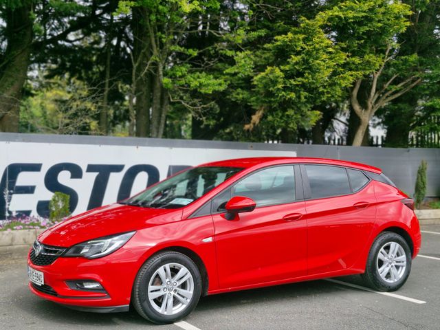 Image for 2018 Vauxhall Astra 1.6 CDTI DESIGN FINANCE AVAILABLE