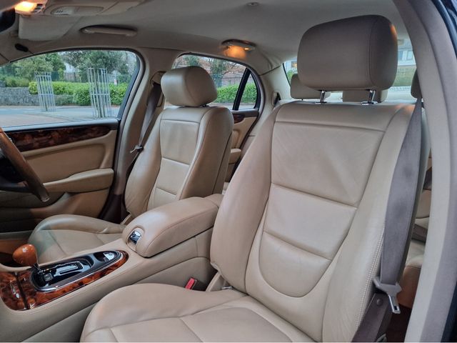 Image for 2006 Jaguar XJ 3.0 CLASSIC * BLACK / CREAM LEATHER * SERVICE HISTORY * 