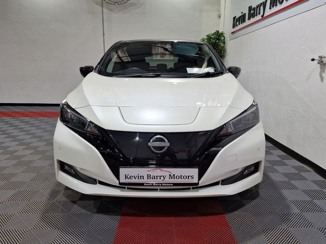 Image for 2023 Nissan Leaf EV TEKNA (40KW BATTERY) AUTOMATIC **TOP SPEC / APPLE CARPLAY / BLIND SPOT ASSIST / BOSE PREMIUM SOUND / HEATED F&R SEATS / HEATED STEERING WHEEL / SAT NAV / 360 DEGREE PARKING CAMERA**