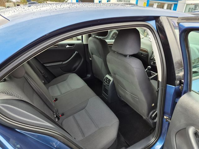 Image for 2016 Volkswagen Jetta CL 2.0tdi M5F 110HP 4DR