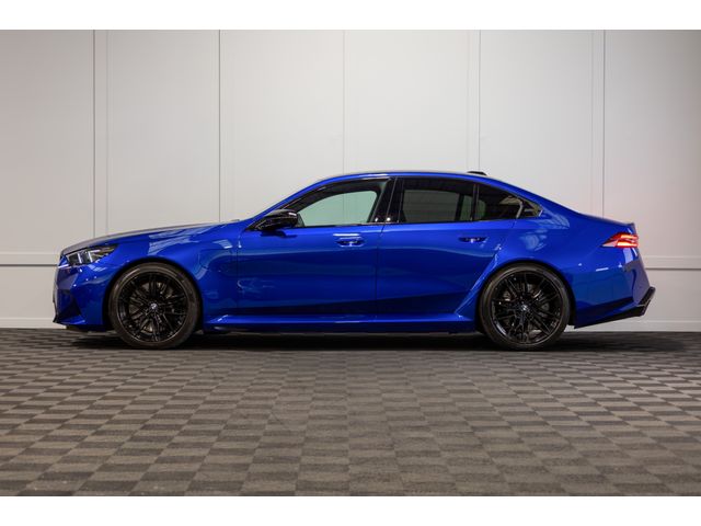 Image for 2026 BMW M5 (G90) *Pan Roof