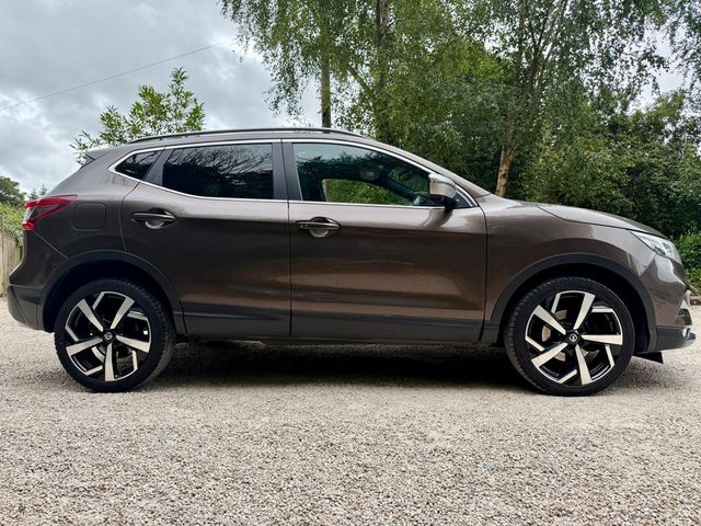 Image for 2019 Nissan Qashqai TEKNA+ DIG-T 160PS *Leather…Panoramic Roof…Huge Specification*