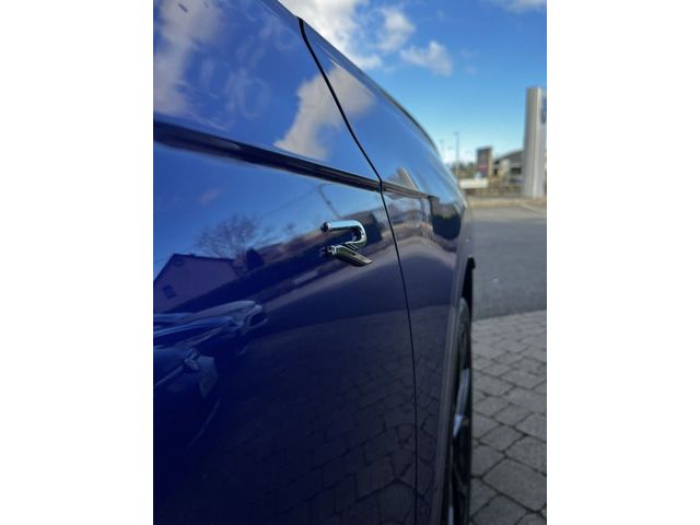 Image for 2024 Volkswagen Touareg R 3.0 TSI PHEV 462HP **REAR VIEW CAMERA, MASSAGE SEATS, APP CONNECT**