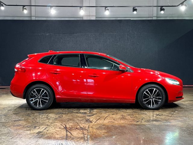 Image for 2020 Volvo V40 1.5L AUTOMATIC - REVERSE CAMERA - CRUISE CONTROL