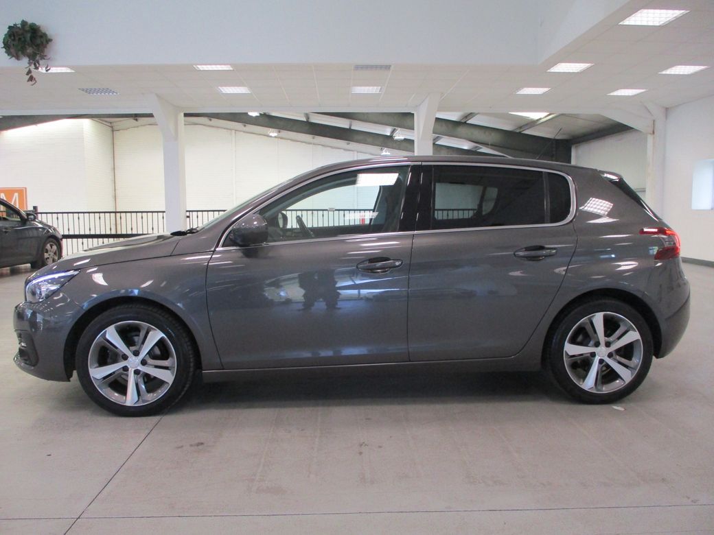 Image for 2019 Peugeot 308 Allure 1.2 110 5DR-PANORAMIC ROOF-CAMERA-CARPLAY-SAT NAV-LOW KM'S