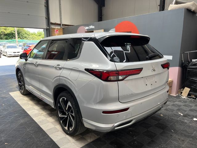 Image for 2024 Mitsubishi Outlander 2024 MITSIBISHI OUTLANDER PHEV P 2.4 AUTOMATI / CRUISE CONTROL / PARKING CAMERA / ELECTRIC MEMORY & HEATED SEATS / PADDLE SHIFTERS / HEATED STEERING WHEEL / 7 SEATS OPTION AND MORE