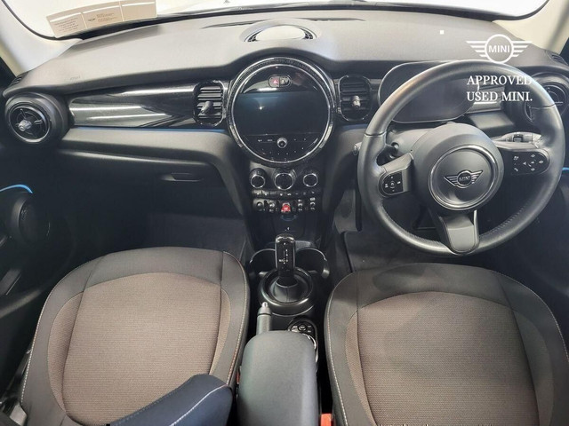 Image for 2024 Mini Cooper 5-Door Cooper Classic