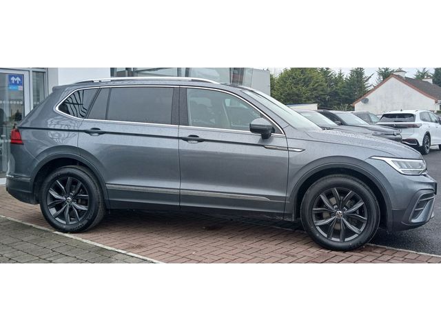 Image for 2024 Volkswagen Tiguan Allspace Life 2.0 TDI 150 HP **REAR VIEW CAMERA, APP CONNECT, 