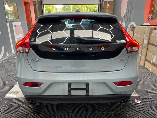 Image for 2019 Volvo V40 2019 VOLVO V40 D4 MOMENTUM 2.0 AUTOMATIC / CRUISE CONTROL / REVERSE CAMERA / ELECTRIC MEMORY & HEATED SEATS / PADDLE SHIFTERS AND MORE