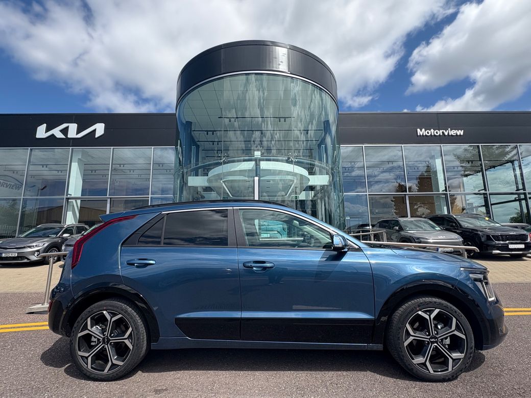 Image for 2025 Kia Niro Phev Special Edition SHOWROOM 5DR Auto, Bluetooth, Sat Nav, Reversing Camera, Climate Control, Heated Seats, Selectable Drive Mode, Parking Sensors, Blind Spot Detection, 7 year warranty, 3 years AA 