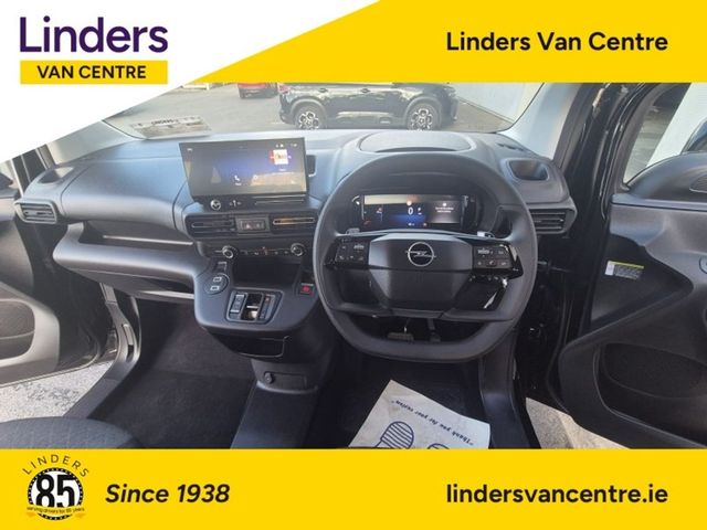 Image for 2025 Opel Combo AUTO 7 SEAT WAV TAXI