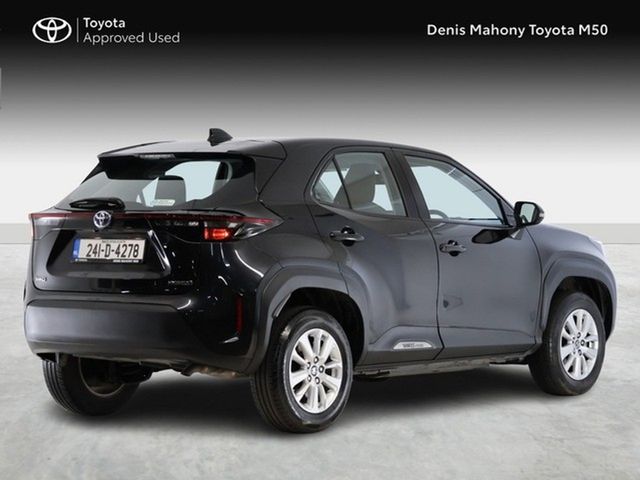 Image for 2024 Toyota Yaris Cross Luna Hybrid