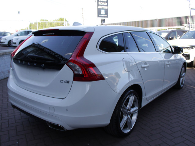 Image for 2018 Volvo V60 2.0D4 SE LUXURY EDITION 5DR ESTATE AUTOMATIC // HUGE SPEC // 73, 000KM'S /IMMACUALTE CONDITION // BUY WITH CONFIDENCE AA AND SIMI APPROVED DEALER 2025 // FINANCE ARRANGED // ALL TRADE INS WELCOME // 