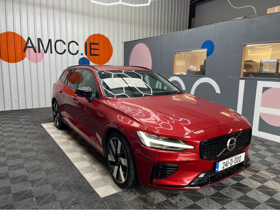 Image for 2024 Volvo V40 2024 VOLVO V40 ULTIMATE T6 2.0 AUTOMATIC / CRUISE CONTROL / 360° CAMERA / ELECTRIC MEMORY & HEATED SEATS / PANORAMIC SUNROOF / HEATED STEERING WHEEL AND MORE