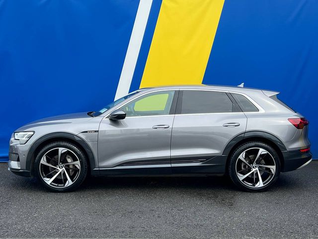 Image for 2021 Audi e-tron 50 QUATTRO // NEW 22" RSQ8 ALLOYS // AUDI DRIVE SELECT // LEATHER INTERIOR 