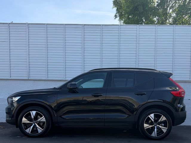 Image for 2022 Volvo XC40 R-DESIGN T4 RECHARGE AUTO / ONE OWNER / 19" ALLOYS / HALF-LEATHER / NAV / PARK ASSIST / FULL HISTORY / *FINANCE PACKAGES AVAILABLE*