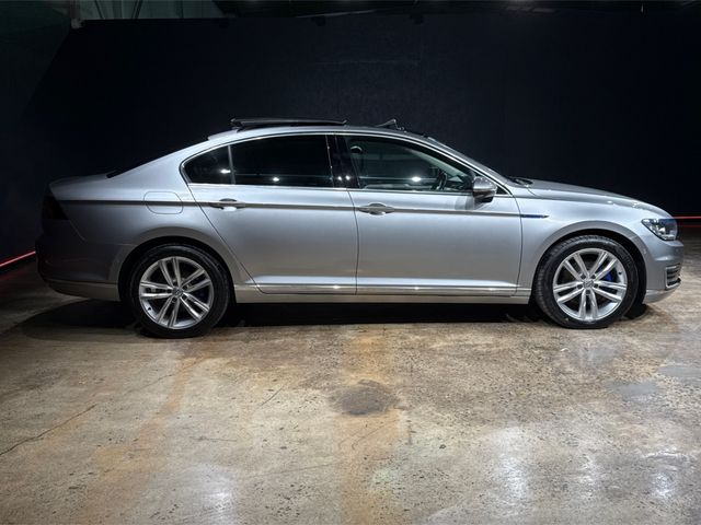Image for 2016 Volkswagen Passat ADVANCED GTE - SUNROOF - FULL BLACK LEATHER - UPGRADED ALLOYS