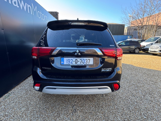 Image for 2019 Mitsubishi Outlander 2.4 PHEV 4WD INTENSE 5DR // VERY LOW MILEAGE // EXCELLENT CONDITION // DOCUMENTED SERVICE HISTORY // PRIVACY GLASS, REVERSE CAMERA AND CRUISE CONTROL // 