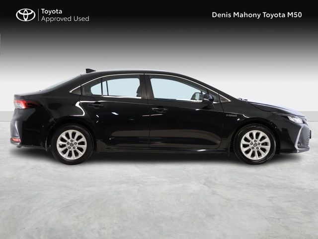 Image for 2022 Toyota Corolla Luna Hybrid Saloon
