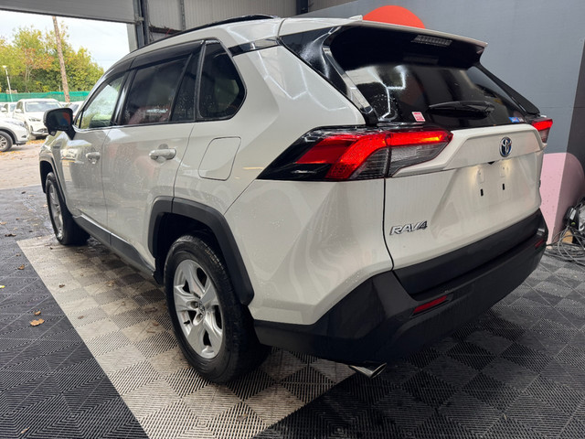 Image for 2019 Toyota Rav4 2019 TOYOTA RAV4 5d HYBRID X AUTOMATIC 2.5/ CRUISE CONTROL / PARKING CAMERA / AMBIENT LIGHTS