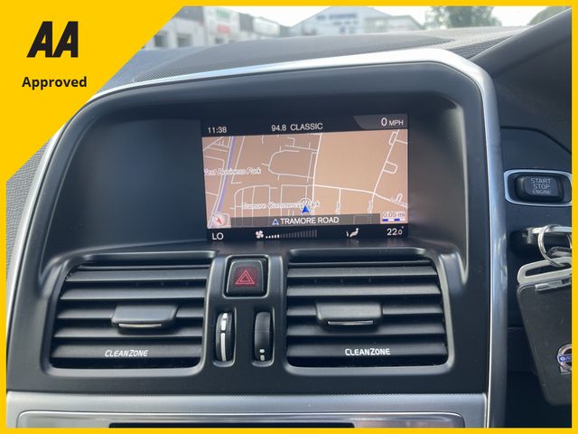 Image for 2017 Volvo XC60 SE NAV D4 2.0 TD B4 R-DESIGN MHEV 197BHP