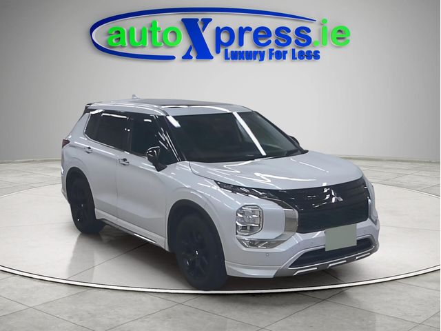 Image for 2022 Mitsubishi Outlander PHEV 4WD, 7 Seats, Panoramic Sunroof