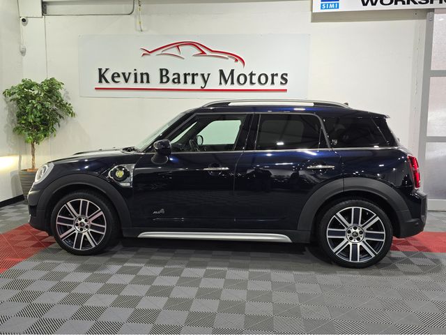 Image for 2023 Mini Countryman S E ALL4 EXCLUSIVE (PLUG IN HYBRID) AUTOMATIC **ONE OWNER / TOP SPEC / APPLE CARPLAY / COMFORT ACCESS / CRUISE CONTROL / FULL BLACK LEATHER / HEATED FRONT SEATS / SAT NAV / REAR TINTED GLASS**