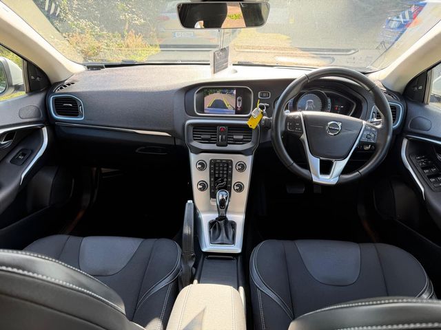Image for 2018 Volvo V40 D4 (190hp) R-Design