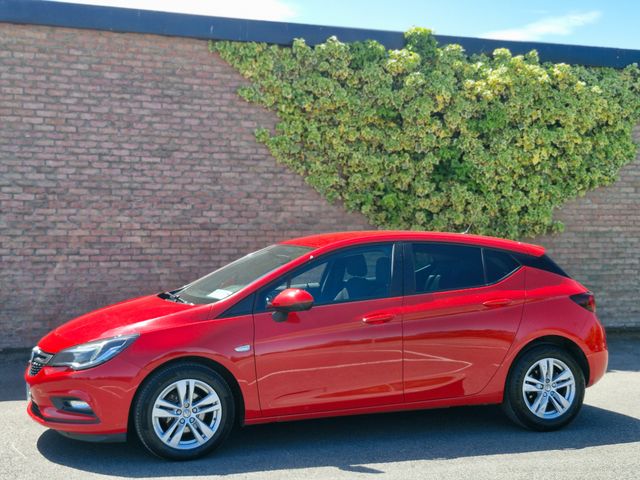 Image for 2018 Vauxhall Astra 1.6 CDTI DESIGN FINANCE AVAILABLE