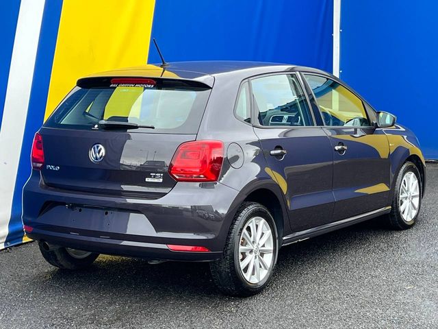Image for 2015 Volkswagen Polo LOUNGE EDITION 1.2 TSI // 15" ALLOYS // MULTIMEDIA DISPLAY // DIGITAL CLIMATE CONTROL