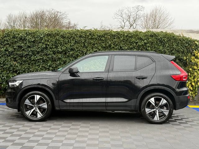 Image for 2022 Volvo XC40 R-DESIGN T4 1.5 HYBRID // SERVICE HISTORY // DIAMOND CUT ALLOYS // PARKING SENSORS
