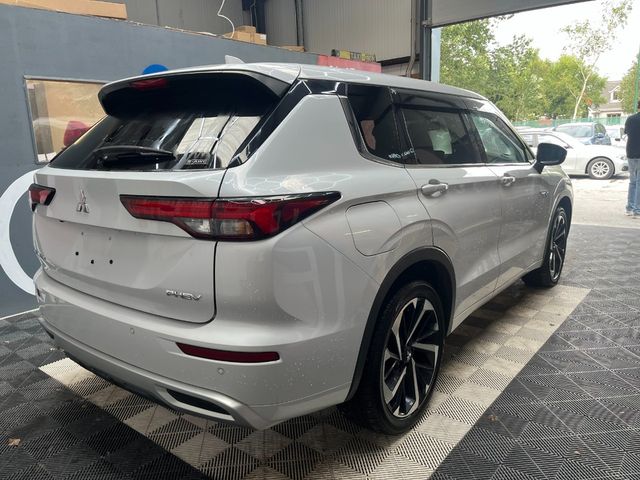 Image for 2023 Mitsubishi Outlander 2023 MITSUBISHI OUTLANDER PHEV P 4WD 2.4 AUTOMATIC / CRUISE CONTROL / 360 CAMERA / ELECTRIC MEMORY & HEATED SEATS / HEATED STEERING WHEEL / PADDLE SHIFTERS / 7 SEATS OPTION AND MORE
