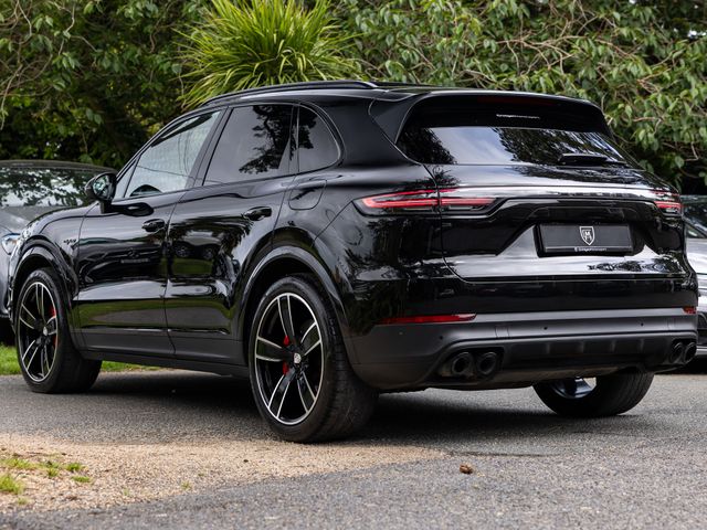 Image for 2023 Porsche Cayenne V6 E-Hybrid Platinum Edition