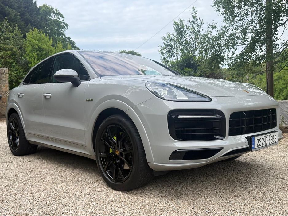 Image for 2023 Porsche Cayenne E-HYBRID COUPE PLATINUM *Huge Specification…Crayon…Mojave Leather*