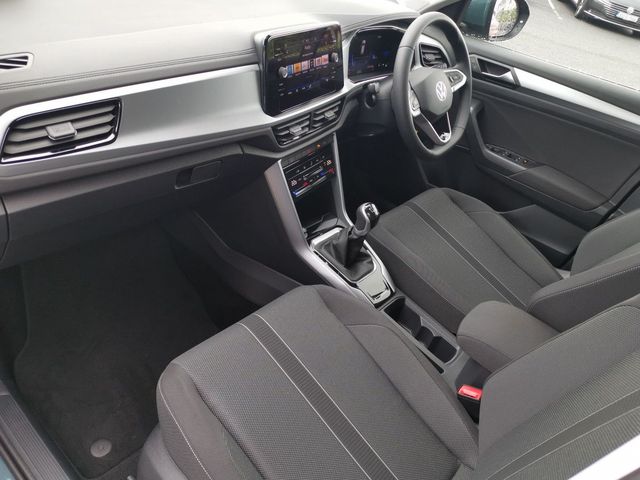 Image for 2023 Volkswagen T-Roc Life 1.0 TSI 110HP **REAR VIEW CAMERA, CRUISE CONTROL, BLUETOOTH**