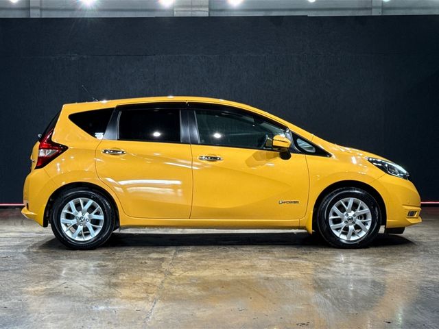 Image for 2020 Nissan Note HYBRID 1.2L E-POWER AUTOMATIC - V SELECTION - FACTORY ALLOY WHEELS - REVERSE CAMERA/PARKING SENSORS - PUSH START/STOP BUTTON