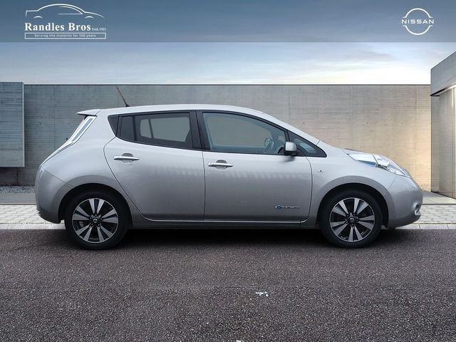 Image for 2016 Nissan Leaf XE QC
