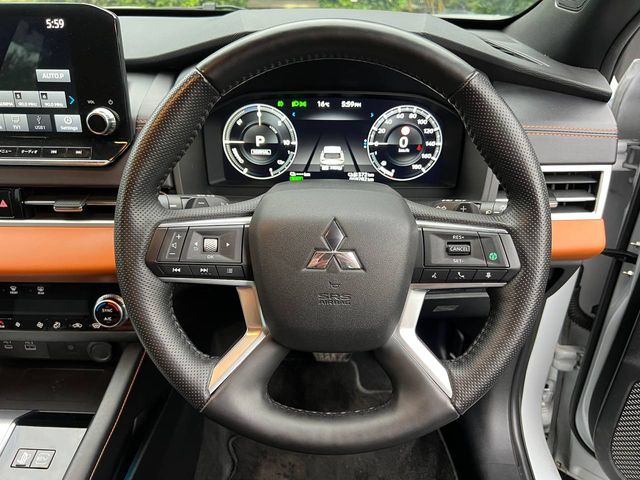 Image for 2022 Mitsubishi Outlander 7-SEATER 2.4 HYBRID AUTO ** HUGE SPEC ** // MASSAGE HEATED & POWERED SEATS // 360 PARKING CAMERAS // HEADS-UP DISPLAY