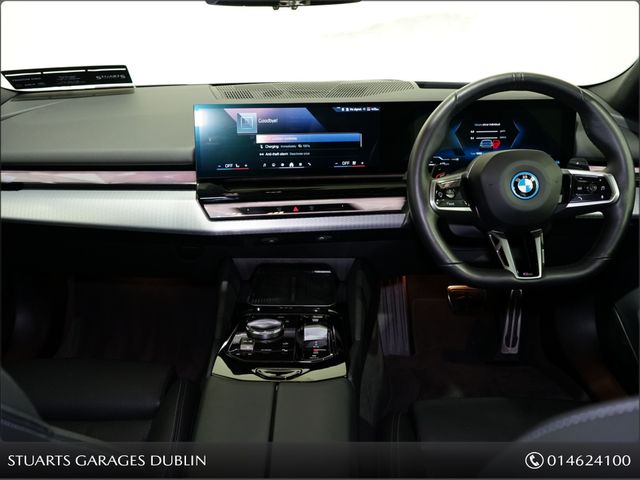 Image for 2025 BMW 5 Series COMFORT PACK, TECH PACK AND 20” ALLOYS* BROOKLYN GREY METALLIC WITH BLACK VEGANZA INTERIOR