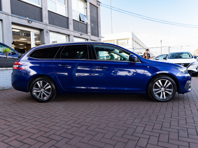 Image for 2020 Peugeot 308 1.5 HDI ALLURE PAN ROOF 5DR ESTATE AUTOMATIC // MINT CONDITION WITH ONLY 108, 000 KMS // BUY WITH CONFIDENCE AA AND SIMI APPROVED DEALER 2025 // FINANCE ARRANGED // ALL TRADE INS WELCOME //