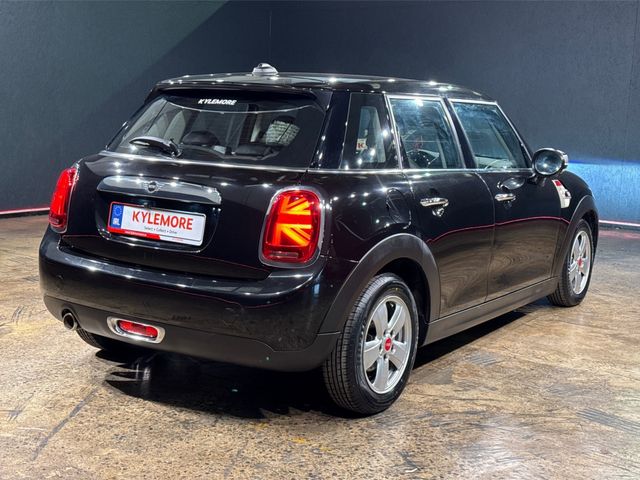 Image for 2020 Mini One 1.5 AUTOMATIC - FACTORY ALLOYS - REVERSE CAMERA - A/C HEATING CONTROLS