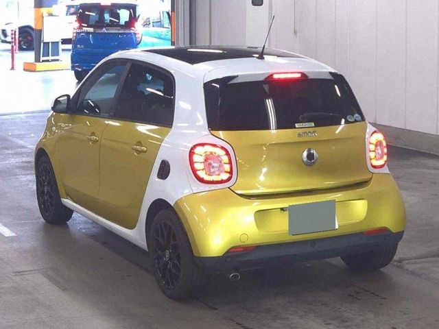 Image for 2017 Smart Forfour 0.9 AUTOMATIC - BLACK LEATHER - FACTORY ALLOYS - HEATED SEATS - GLASS ROOF