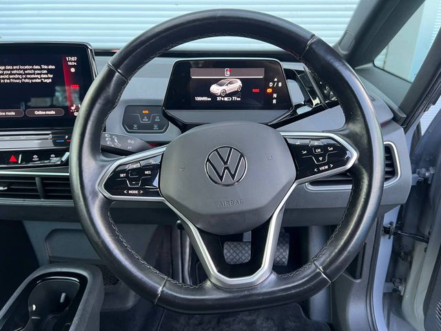 Image for 2021 Volkswagen ID.3 LIFE PRO 58KWH // HEATED SEATS // DIGITAL CLUSTER // WIRELESS CHARGING BAY
